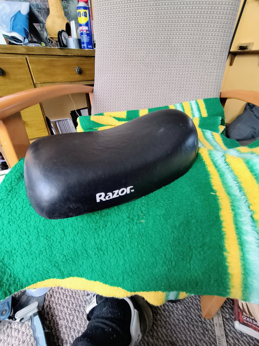 Razor Seat Measure 15 X 9 1/2 X 3 1/2